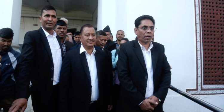 विप्लवसहितका नेताहरू दल दर्ताका लागि निर्वाचन आयोगमा