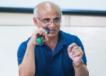 स्वास्थ्य सुधारका मागसहित डा. केसीको १० बुँदे प्रस्ताव प्रधानमन्त्रीलाई पेश
