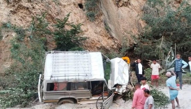रामेछाप दुर्घटनाः चालकसहित आठ घाइते, एक महिलाको निधन
