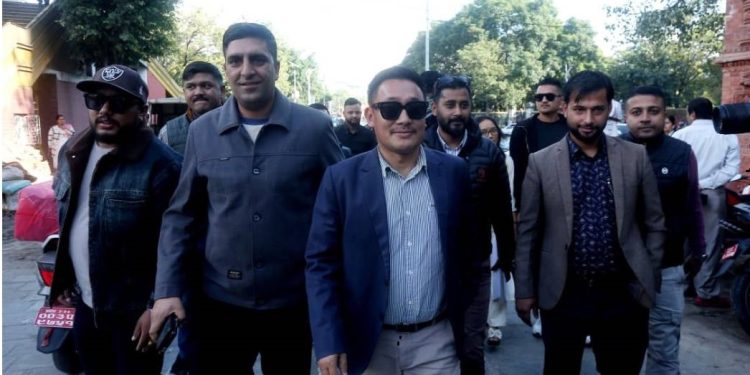 युवा संघले दियो साइबर ब्युरोमा बालेनविरुद्ध उजुरी