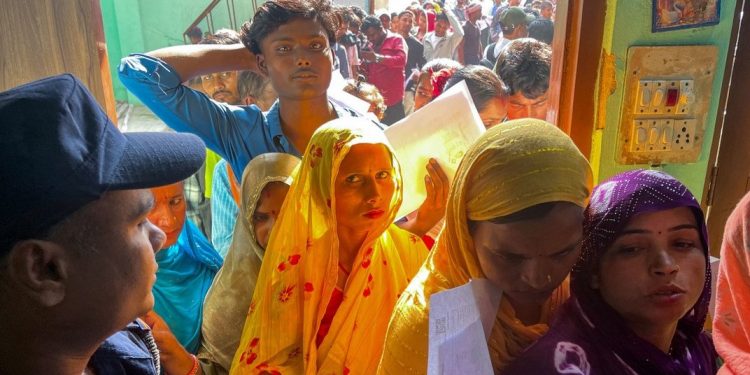 मतदाता नामावली दर्तामा उत्साहजनक भीड