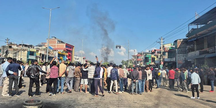 सिमरामा जेनजी प्रदर्शनकारी र प्रहरीबीच झडप