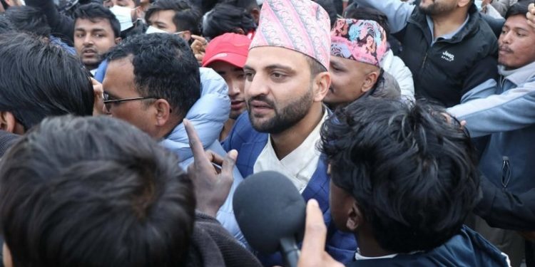 निकोलस भुसाल प्रहरीको नियन्त्रणमा