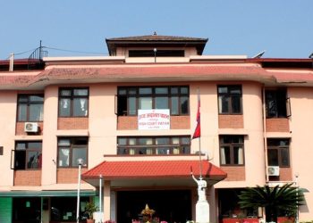 उच्च अदालत पाटन परिसरमा युवतीद्वारा आत्महत्या प्रयास