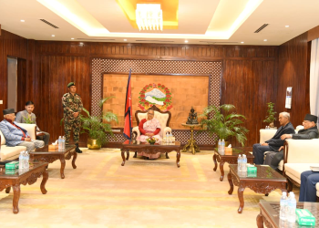 प्रधानमन्त्रीसँग ओली, देउवा र प्रचण्डको छलफल सुरु