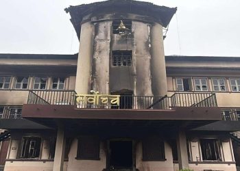 संसद् विघटनविरुद्ध सर्वोच्चमा दबाब बढ्दो, १४६ सांसदको हस्ताक्षर जुट्यो