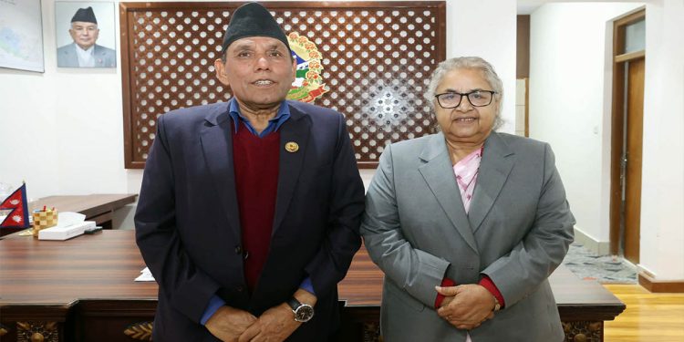 प्रधानमन्त्रीसँग राष्ट्रियसभा अध्यक्ष दाहालको शिष्टाचार भेट