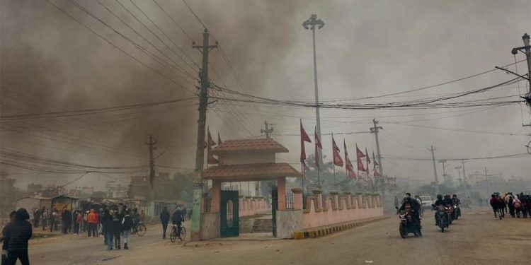 धार्मिक घटनापछि वीरगञ्जमा प्रदर्शन, ५ राउण्ड अश्रुग्यास प्रहार