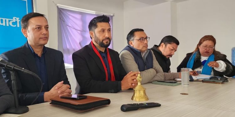 रास्वपाले आज राष्ट्रिय सभा गृहमा बृहत् राजनीतिक समायोजन घोषणा गर्दै