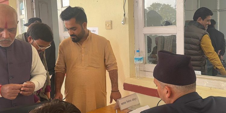 धनुषा-३ मा चुनावी रोचकता, दिवाकर साहले दर्ता गरे मनोनयन