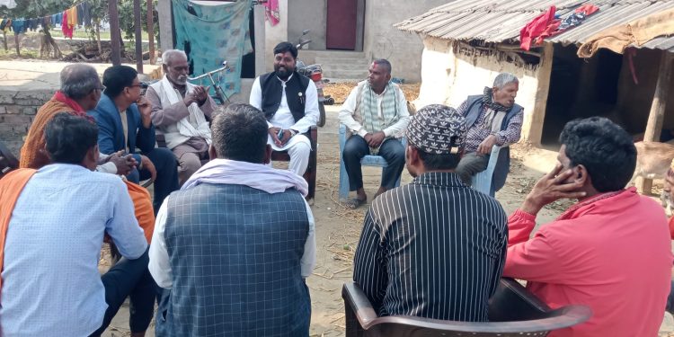 कार्यकर्ता भेटघाट तीव्र पार्दै जसपा उम्मेदवार राजकुमार दास