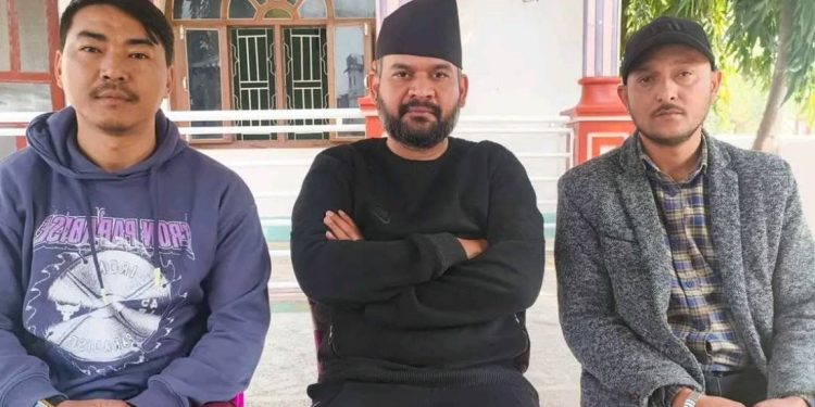 झापा-५ मा राजनीतिक तरंग : एमालेनिकट युवा नेताहरू रास्वपामा