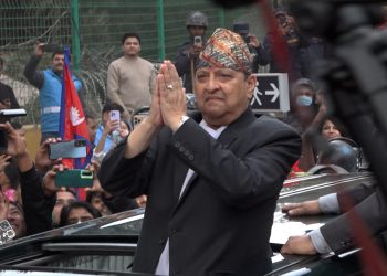 कोमल शाहसहित जनकपुर जाँदै पूर्वराजा ज्ञानेन्द्र