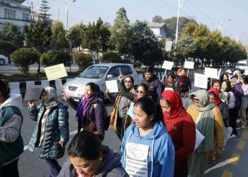समानुपातिक प्रणालीको दुरुपयोग भएको भन्दैं महिलाहरू उत्रिए सडकमा
