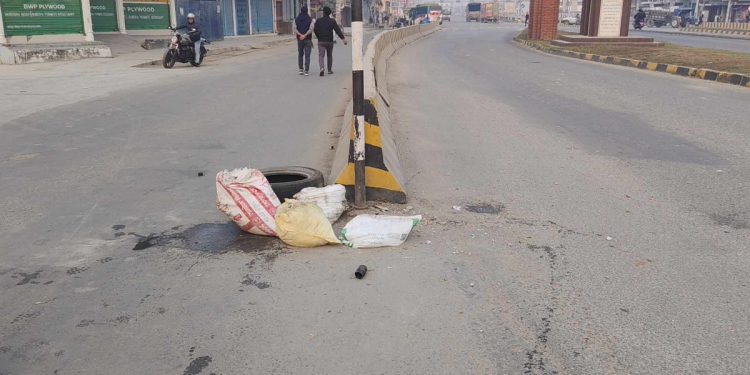 बन्दको बहानामा डर त्रास फैलाउने प्रयास, क्यानभित्र माटो–ढुङ्गा