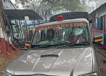 आदर्शनगरको गोदाममा छापा : व्यापारी-सुरक्षाकर्मीबीच ढुङ्गामुढा