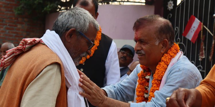 लक्ष्मीनिया-५ मा विभिन्न दल परित्याग गरी कांग्रेस प्रवेश