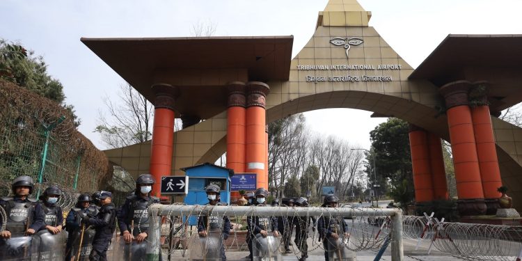 पूर्व राजा ज्ञानेन्द्रको आगमन : विमानस्थल वरिपरि सुरक्षा व्यवस्था कडा