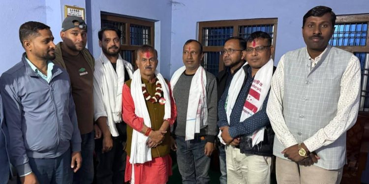 धनुषा क्षेत्र नं. ४ मा कांग्रेस बलियो बन्दै : शिक्षाविद् र पूर्व जसपा नेता कांग्रेसमा प्रवेश