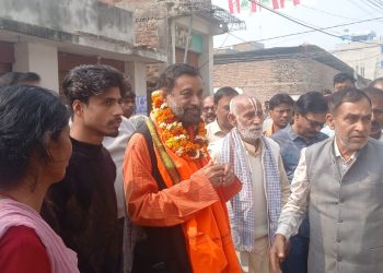 धनुषा-३ मा कांग्रेस उम्मेदवार निधिको सक्रियता, मुस्लिम टोलमा सघन भेटघाट