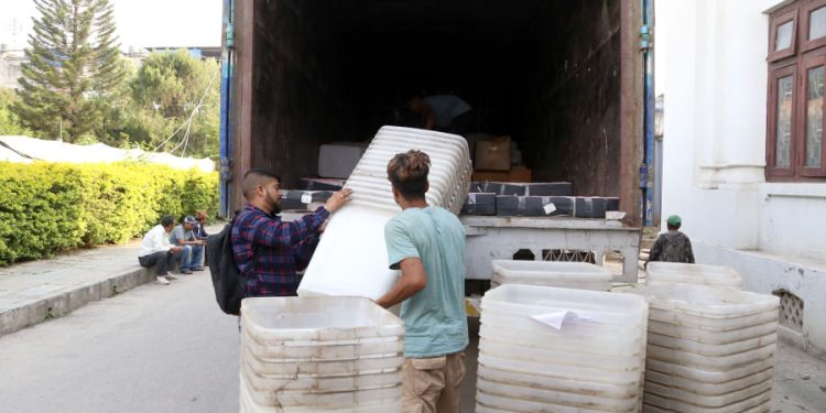 फागुन २१ को निर्वाचन तयारी तीव्र, मतपेटिका ढुवानी सुरु