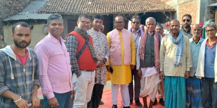 धनुषा-३ मा राजीव झाको मतदाता भेटघाट तीव्र