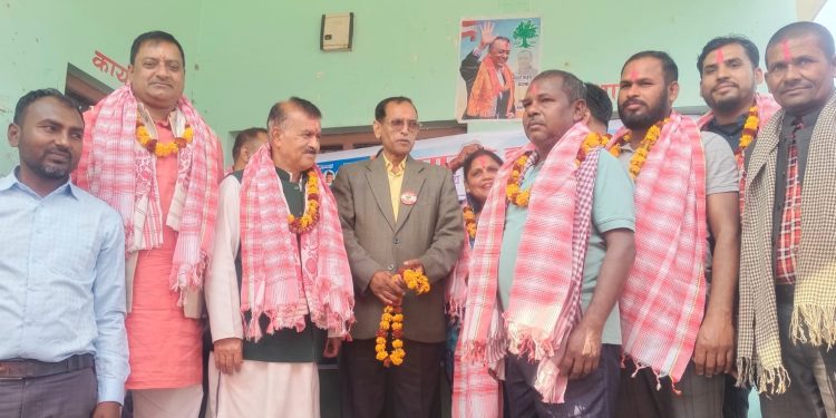 एमाले छोड्दै स्थानीय युवा नेताहरूको कांग्रेसतर्फ आकर्षण