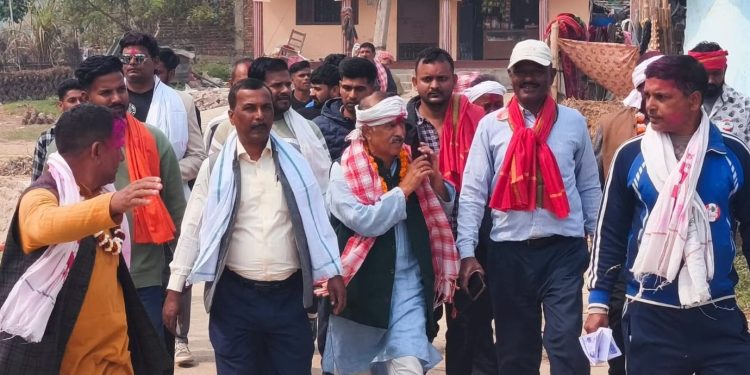 घरदैलो र भेटघाटमा सक्रिय महेन्द्र यादव