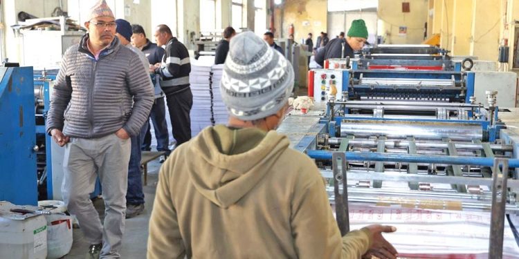 निर्वाचन तयारी तीव्र, ४४ जिल्लाको मतपत्र प्याकिङ सकियो