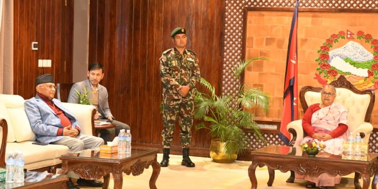 चुनावी आशंकाबीच बालुवाटारमा कार्की र ओलीको अर्थपूर्ण भेट