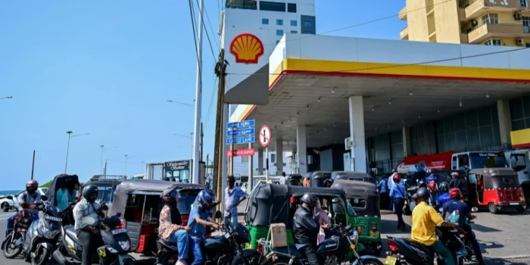 इन्धन बचत गर्ने उद्देश्यले श्रीलंकाले सार्वजनिक बिदा घोषणा