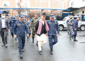 गृहमन्त्री गुरुङद्वारा प्रहरी कार्यालयहरूको आकस्मिक अनुगमन