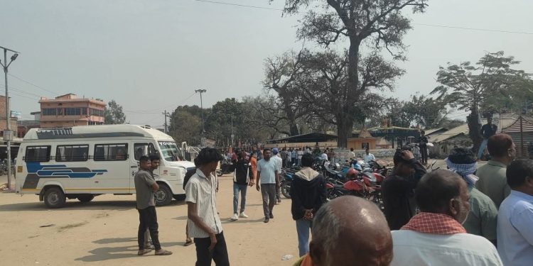 धनुषा-१ मा कार्यकर्ताबीच झडप