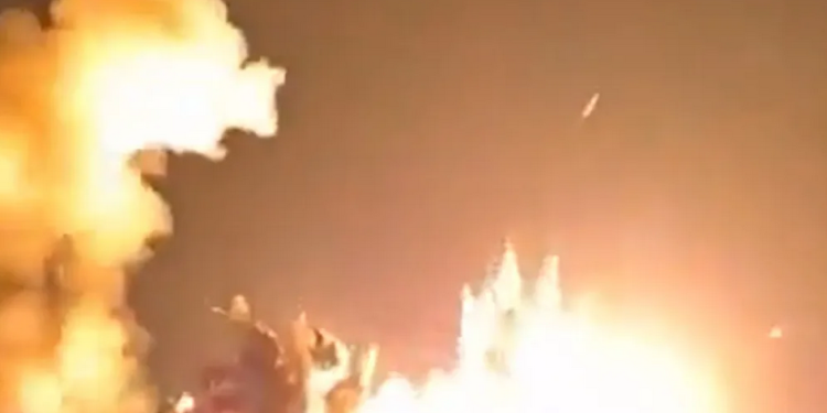 अमेरिकाद्वारा इरानमा भीषण हमला युद्ध चर्किने संकेत