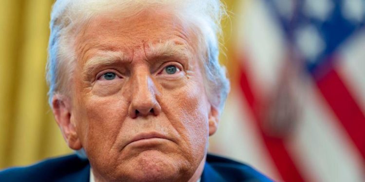 इरानमाथि दबाब: होर्मुज स्ट्रेट खोल्न ट्रम्पको ४८ घण्टे समयसीमा