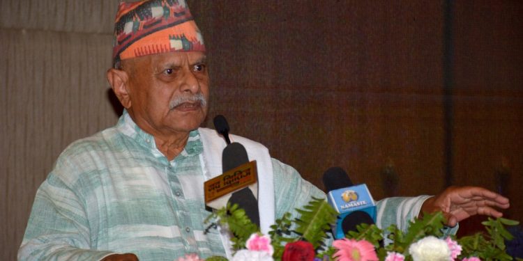 दुई तिहाइ मत खेर नजाओस्-पूर्वराष्ट्रपति यादवको सुझाव