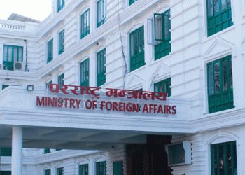 होर्मुजबाट एक जना नेपाली पक्राउ