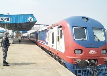 पीडितको अवरोधपछि बर्दिबासमा रेल्वे काम बन्द