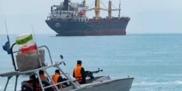 इरानको घोषणा : होर्मुज जलघाँटी पूर्ण रूपमा खुला