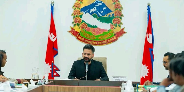 सरकार सक्रिय, प्रधानमन्त्रीले आकस्मिक बैठक डाके