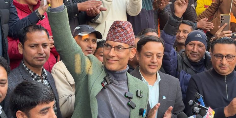 अभिव्यक्तिले ल्यायो विवाद, अन्ततः सांसद पोखरेलले मागे माफी