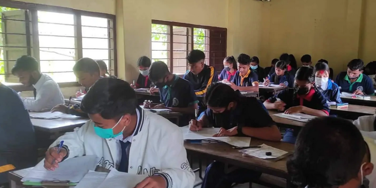 ३५ केन्द्रमा सर्लाहीका विद्यार्थी एसईईमा सहभागी