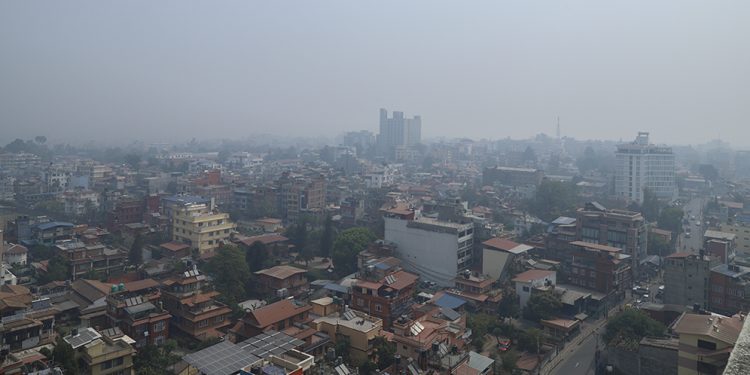 वायु प्रदूषण बढ्दै, काठमाडौं ‘निकै अस्वस्थ’ श्रेणीमा
