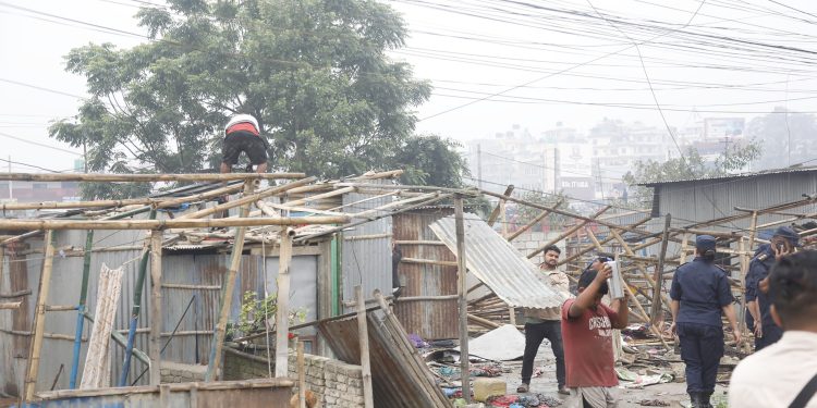 बाढी जोखिम क्षेत्रका बस्ती हटाइँदै, सुकुम्वासी व्यवस्थापनमा सरकारको जोड