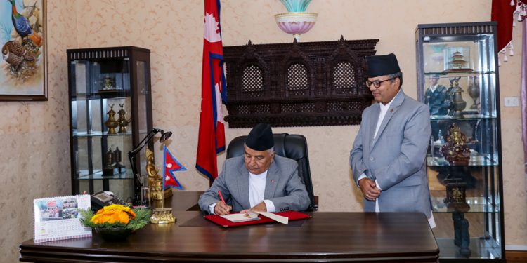 मन्त्रिपरिषद् सिफारिसमा संसद् अधिवेशन घोषणा