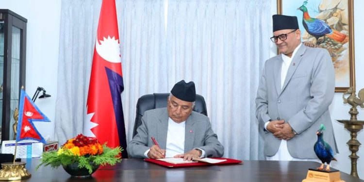 सरकारको प्रस्तावमा राष्ट्रपतिद्वारा संसद् बैठक स्थगित