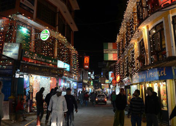 ठमेल-विमानस्थल क्षेत्रमा सर्च अपरेशन, सयौँ पक्राउ