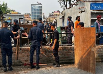 थापाथली बस्ती हटाउने काम सुरु