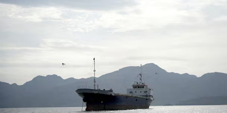 ट्रम्पको दाबी : चेतावनी नमानेपछि ‘टोस्का’ जहाज कब्जा