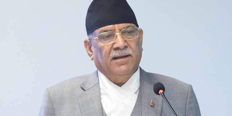 विवादपछि गुरुङको बहिर्गमन, प्रचण्डले गरे समर्थन